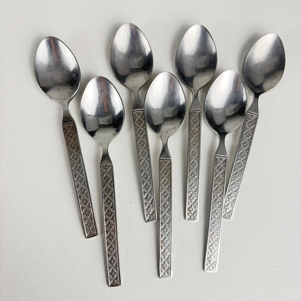Rogers International Teaspoons (Vogue Pattern) Set of 6 Stainless Flatware